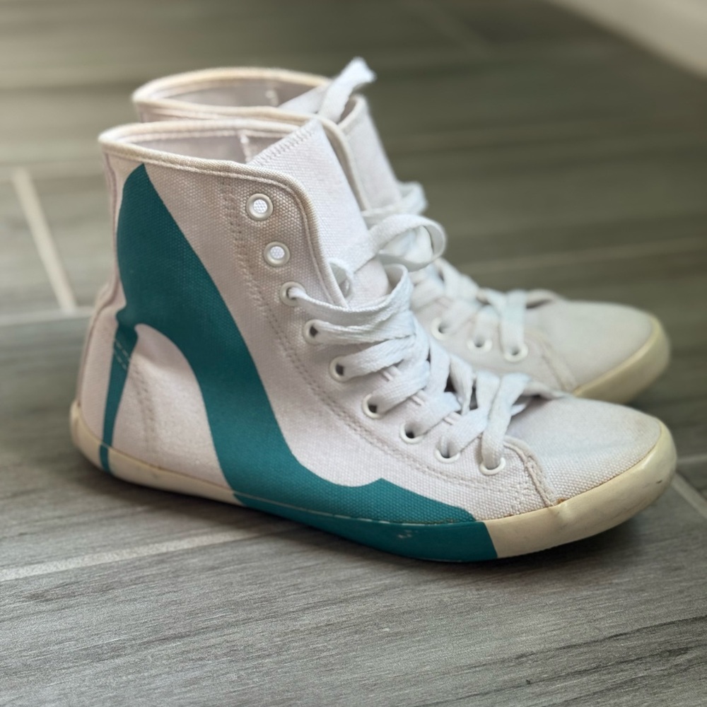 BE&D High-top Canvas Sneakers White and Teal Size 6 (US 36)